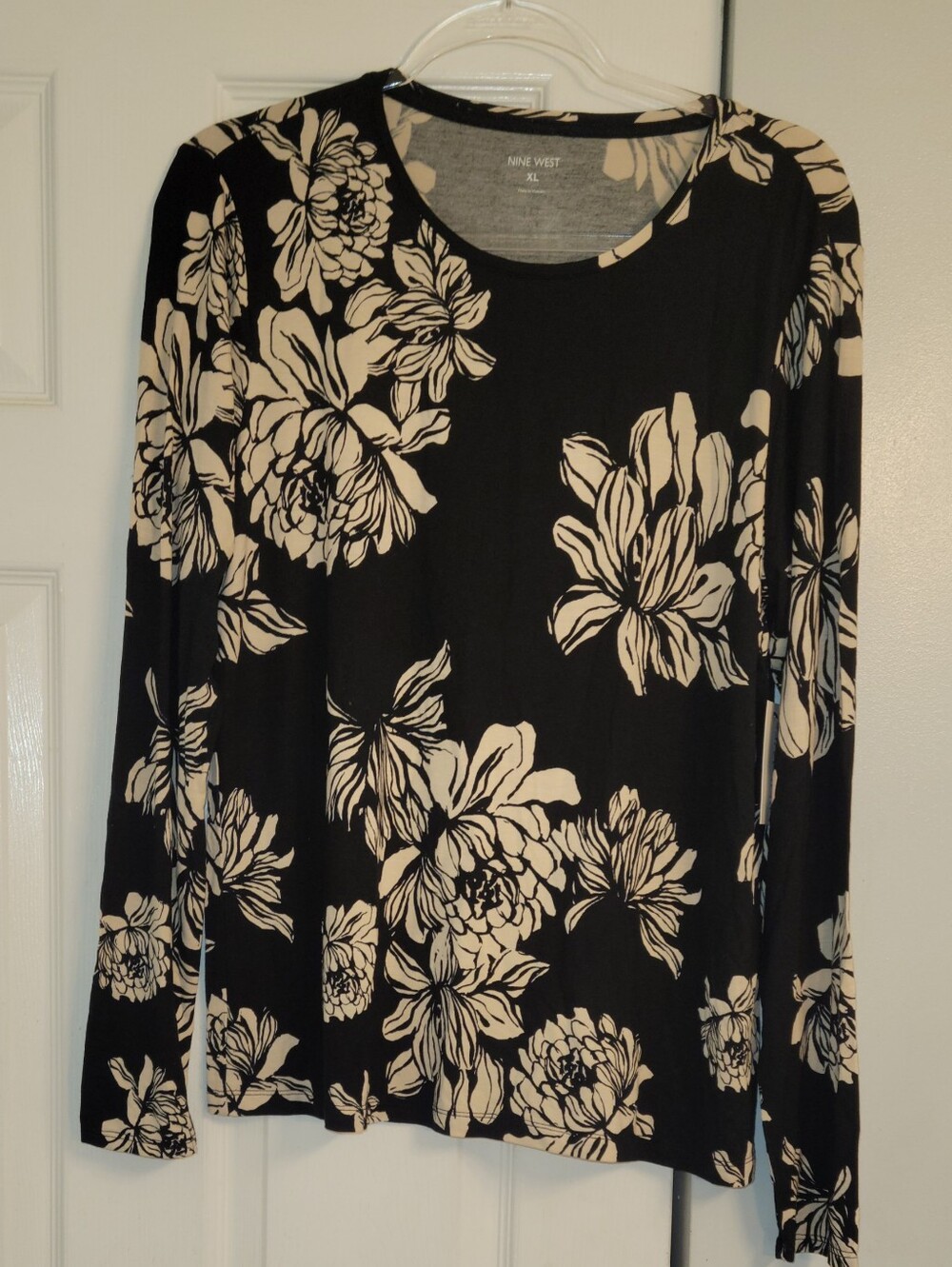 Nine West Black Floral Long Sleeve Crewneck Top